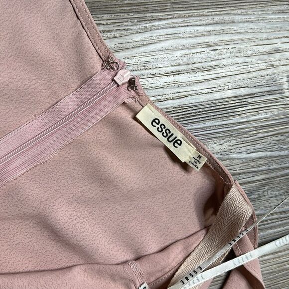 ESSUE • Med • cold shoulder top w/ruffle • soft rose pink • like new - Picture 7 of 8